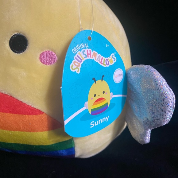Squishmallow Sunny the rainbow bee 2022 plush - Picture 2 of 5